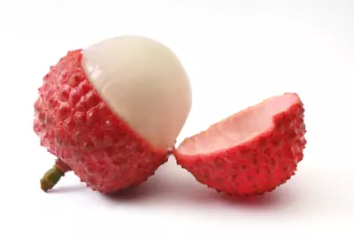 An image of a lychee.